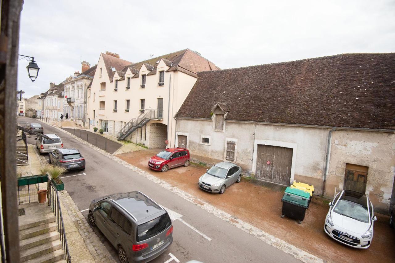Les Reveries De La Tour Vermenton Exterior photo
